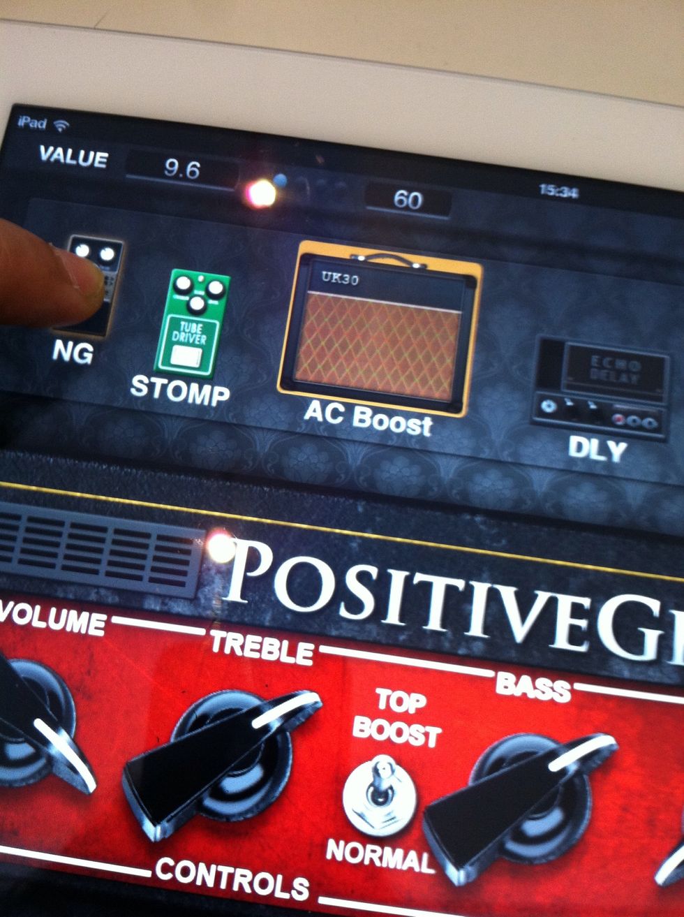 You can also drag down the effect models to activate the effect, drag up to bypass the effect, or drag horizontally to change the position in the signal path.