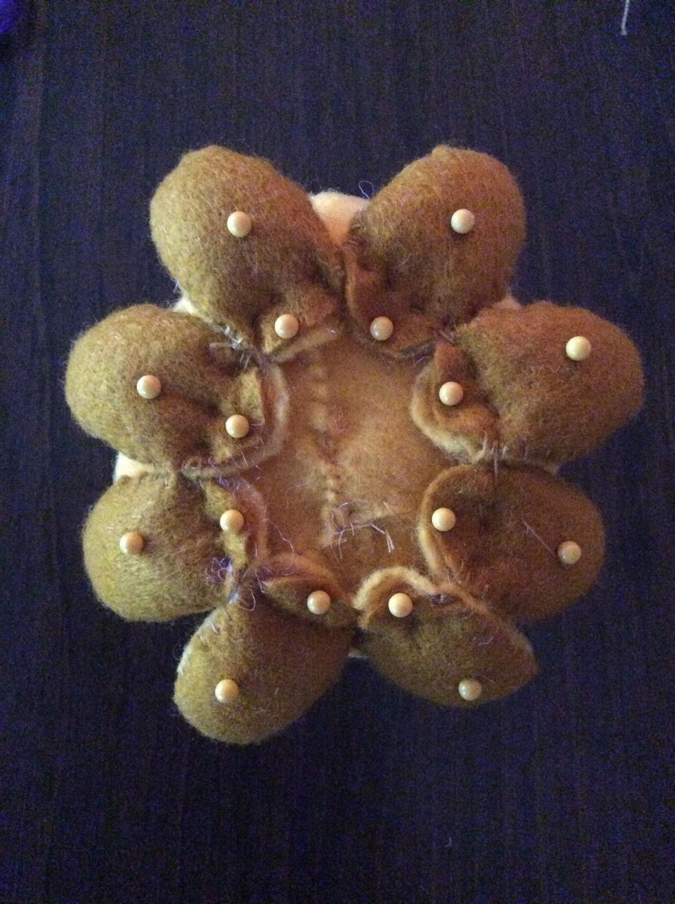 You can also pin the tentacles to the body (just be sure not to let the pin touch the glued area, or it won't come out).