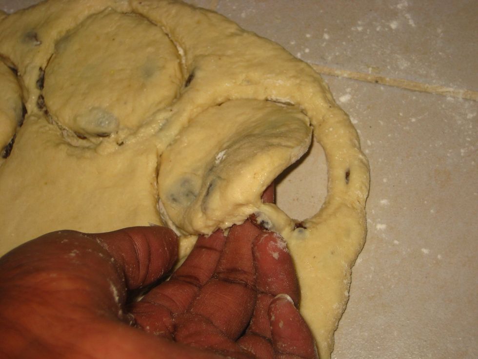 You can also use your fingers to gently pick up the pieces ready to place on a waiting baking tray.
