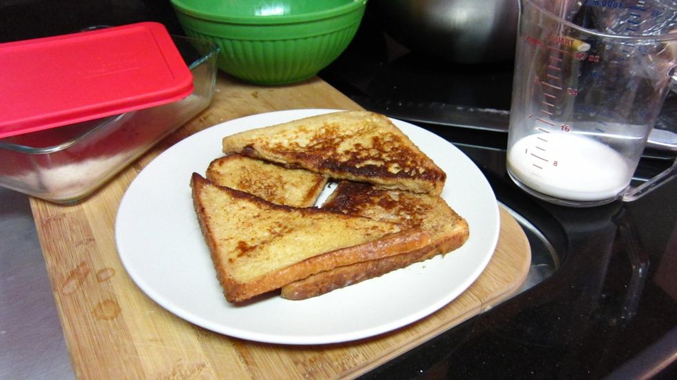 You can arrange it anyway you like. It tastes great. But not enough sugar. So we add something special on top.
