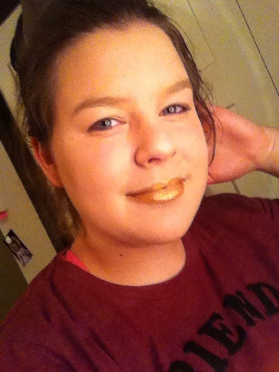 You can be done here if you want with a beautiful gold lip