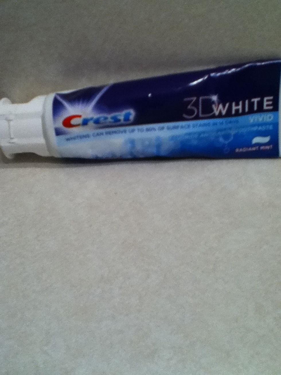 How to brush your teeth with baking soda B+C Guides