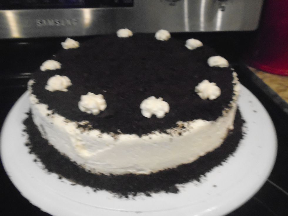 You can decorate your cake anyway you like, i used Oreo crumbs and some frosting in rosettes on the top of the cake.