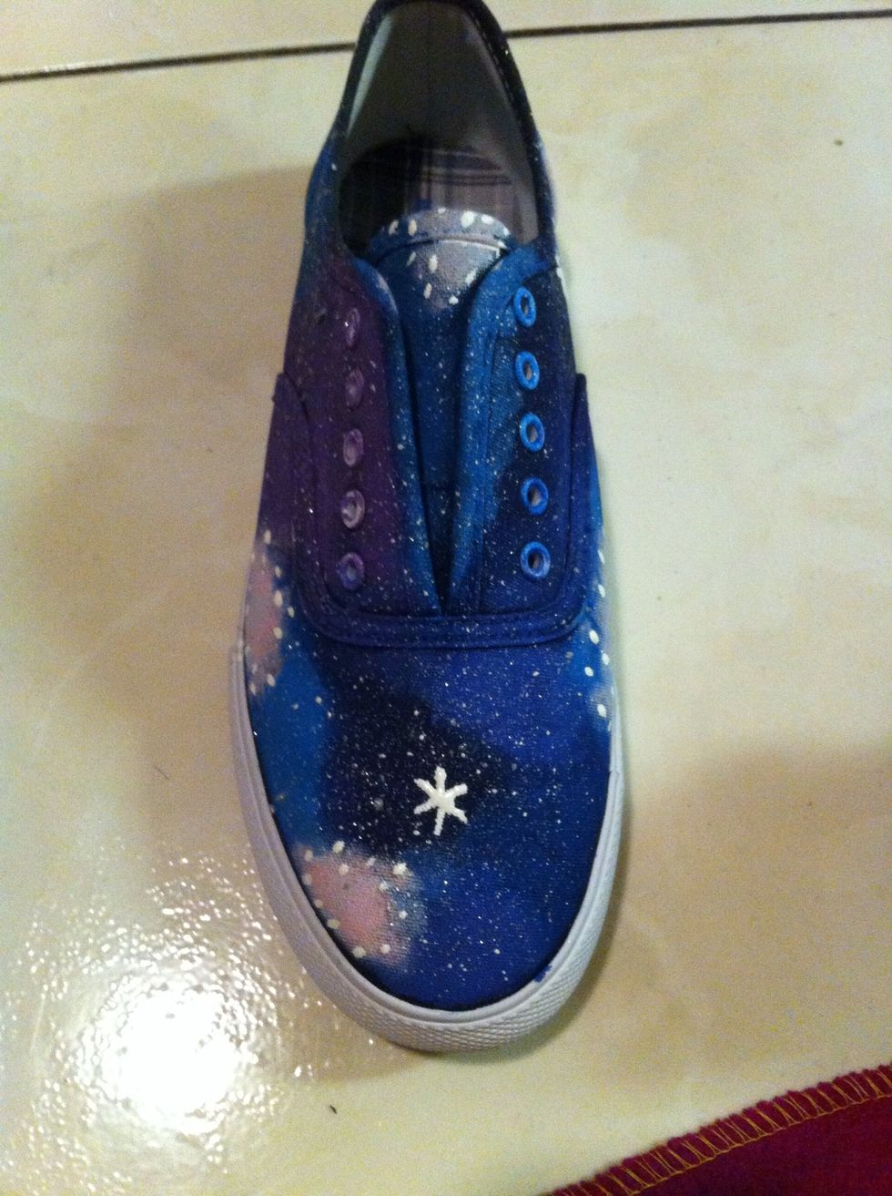 You can draw some stars and other decorations if wanted (I did add some light pink around the white parts it's totally optional)