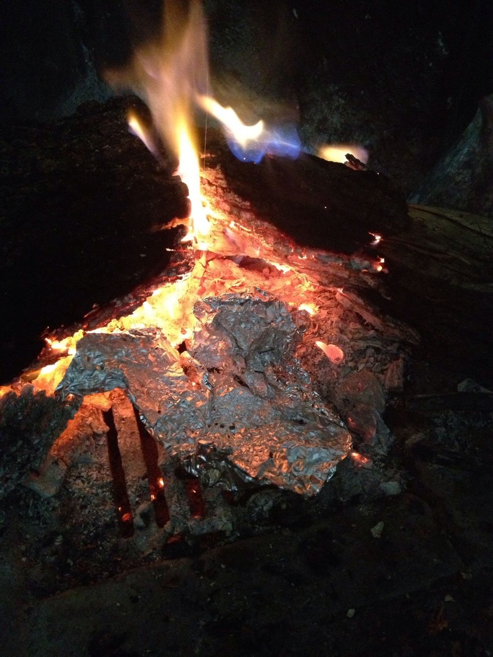 You can even use silver-plated paper (I dont know how it says in english!!) to toast the chestnuts, however the result will be the same!!