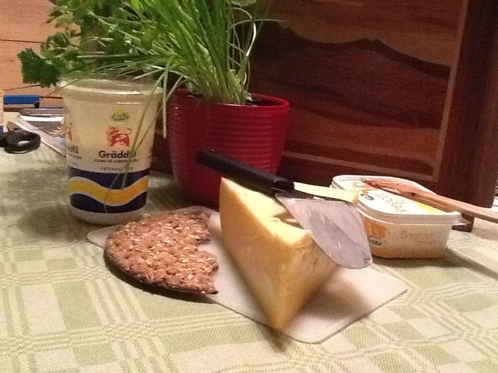 You can make a sandwich to eat like a little snack to the soup.