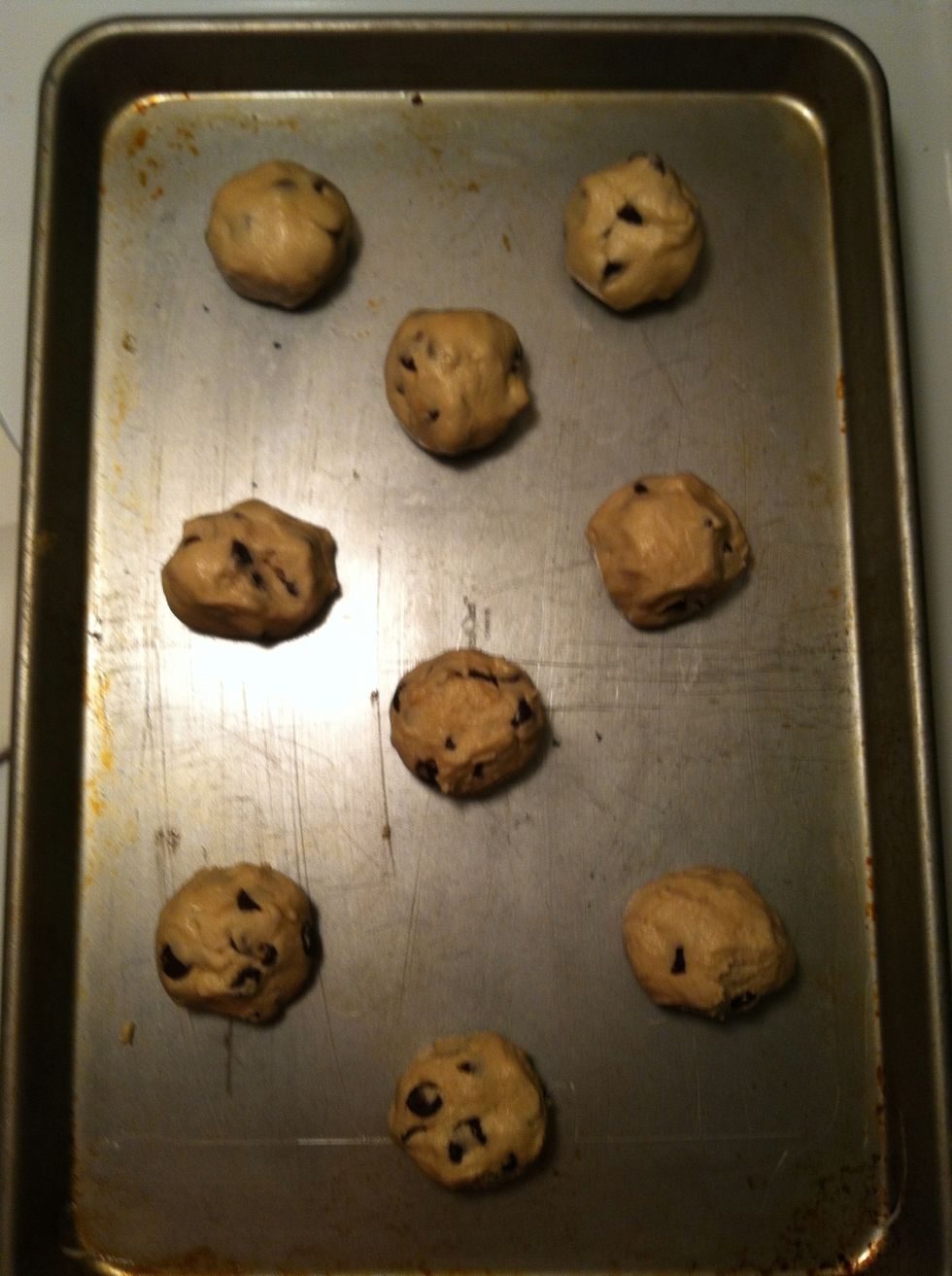 You can make any size cookie youd like...I prefer approx 2" balls (they turn out really well and look like professional bakery cookies) make sure theyre about 2-3" apart