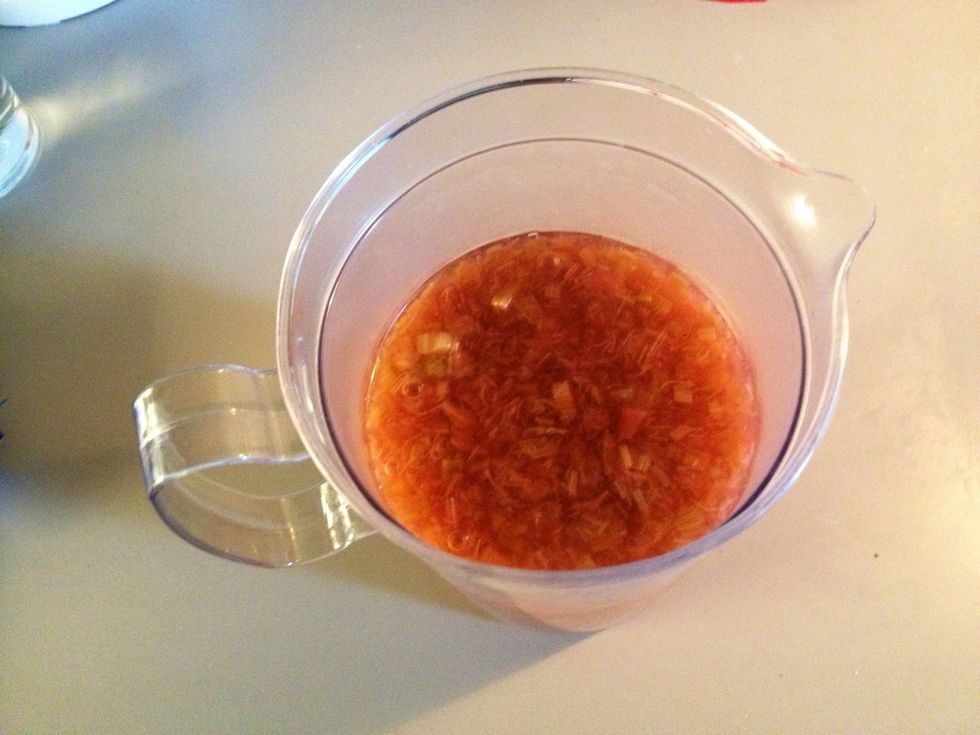 You can of course keep it in the pan but then it takes longer to cool it down, and also longer before you can enjoy it \ud83d\ude00.