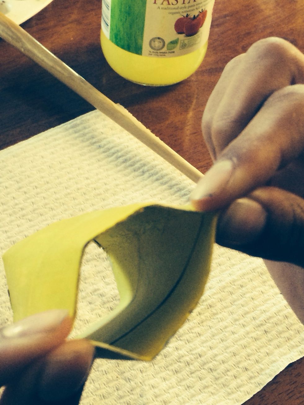 You can pinch each point to give the hexagon definition. (Optional)