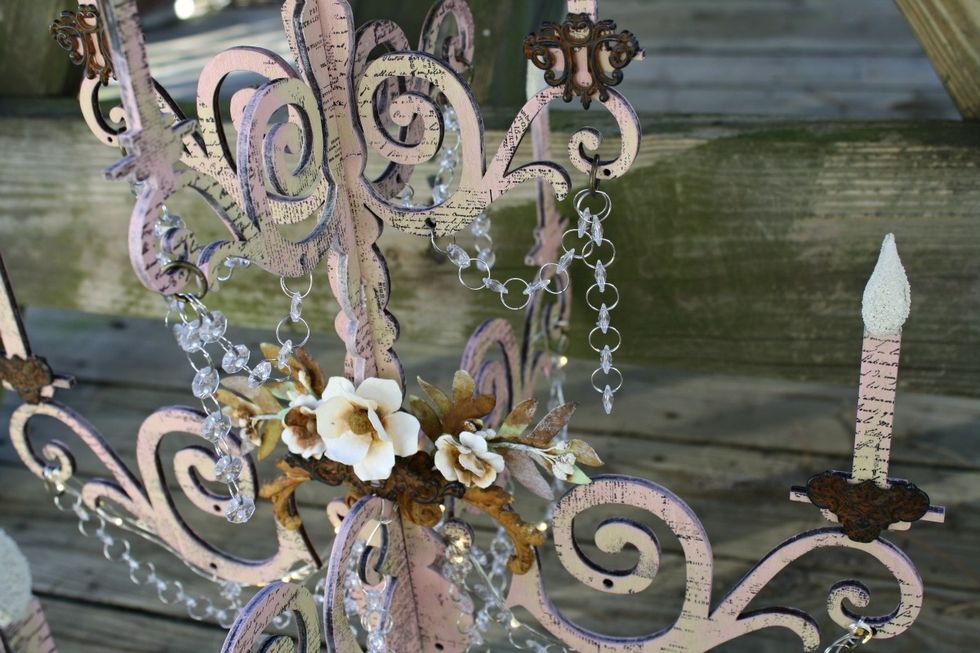 You can see here how that stamp just brought it all to life! Seriously, three steps to a gorgeous backdrop! I added some adornment chain from Prima to finish it off. It goes so perfectly together!