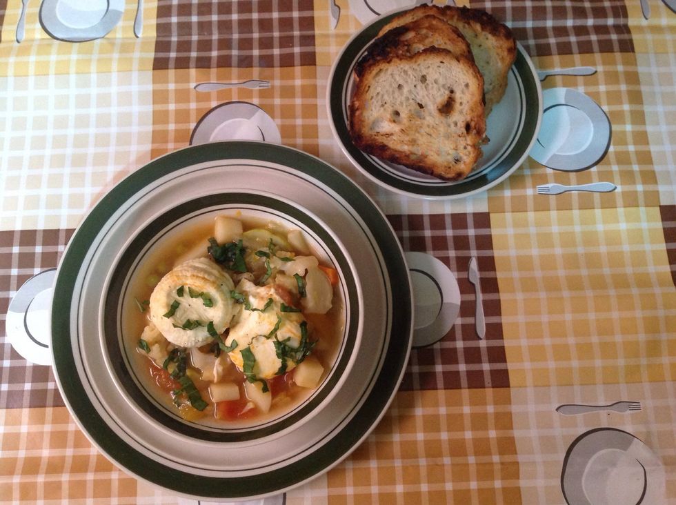 You can serve the soup with toasted bread. Enjoy!
