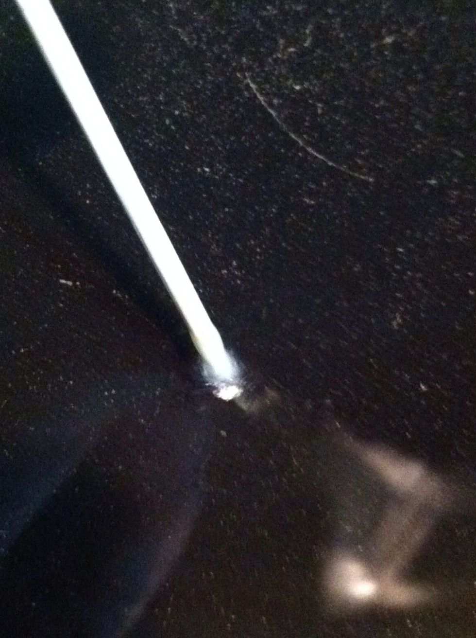 You can test the oil with a toothpick if it makes bubbles like this, it's ready.