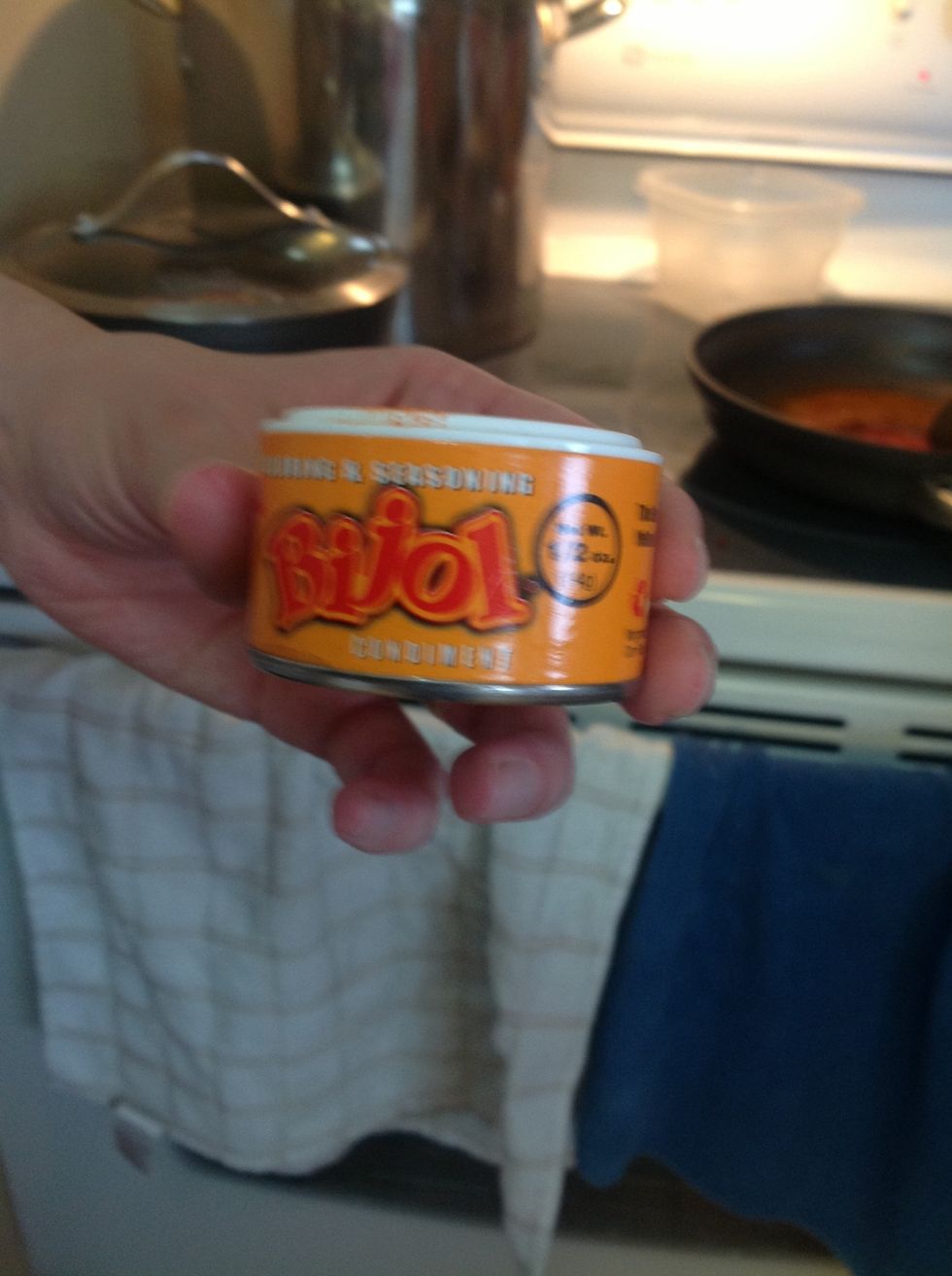 You can use bijol to color the oil also.