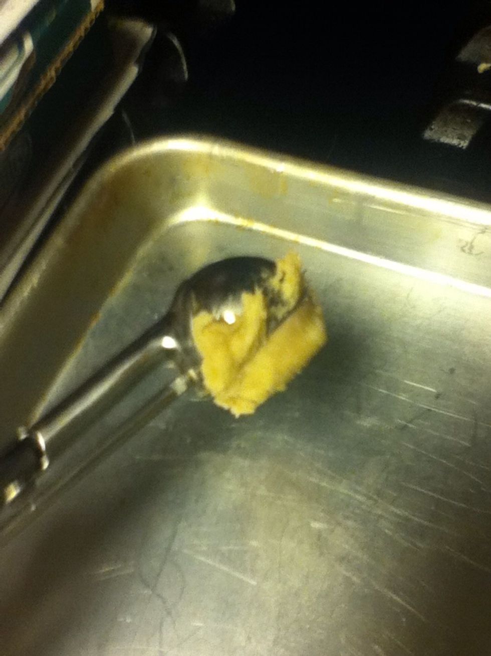 You can use cookie drop or hands.. Tsp size cookies usually are better, but that's up to you.