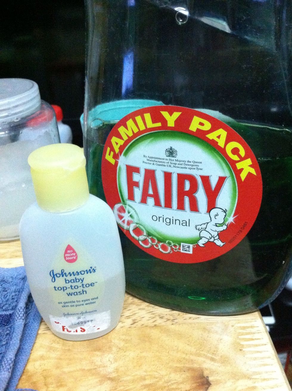 You can use either dishwashing liquid soap or baby wash to lather up your brushes. \ud83d\ude0a