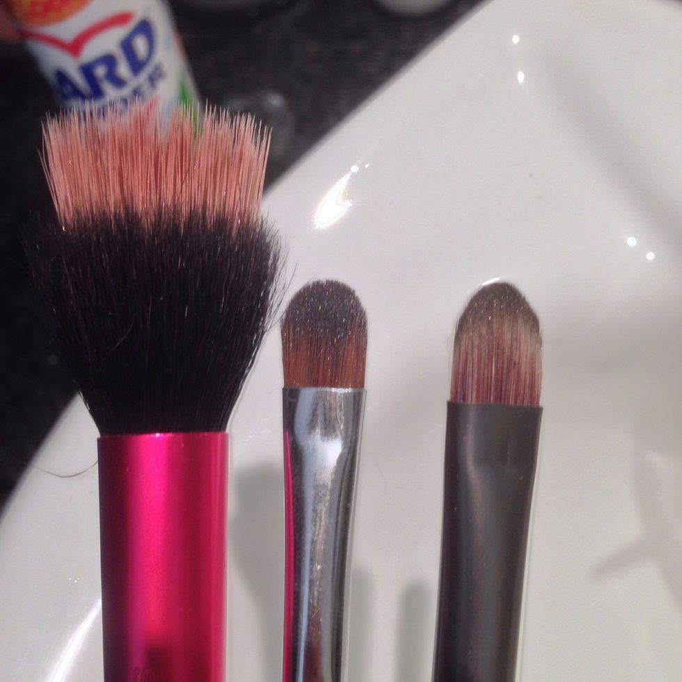 You can use this method for both synthetic and hair brushes
