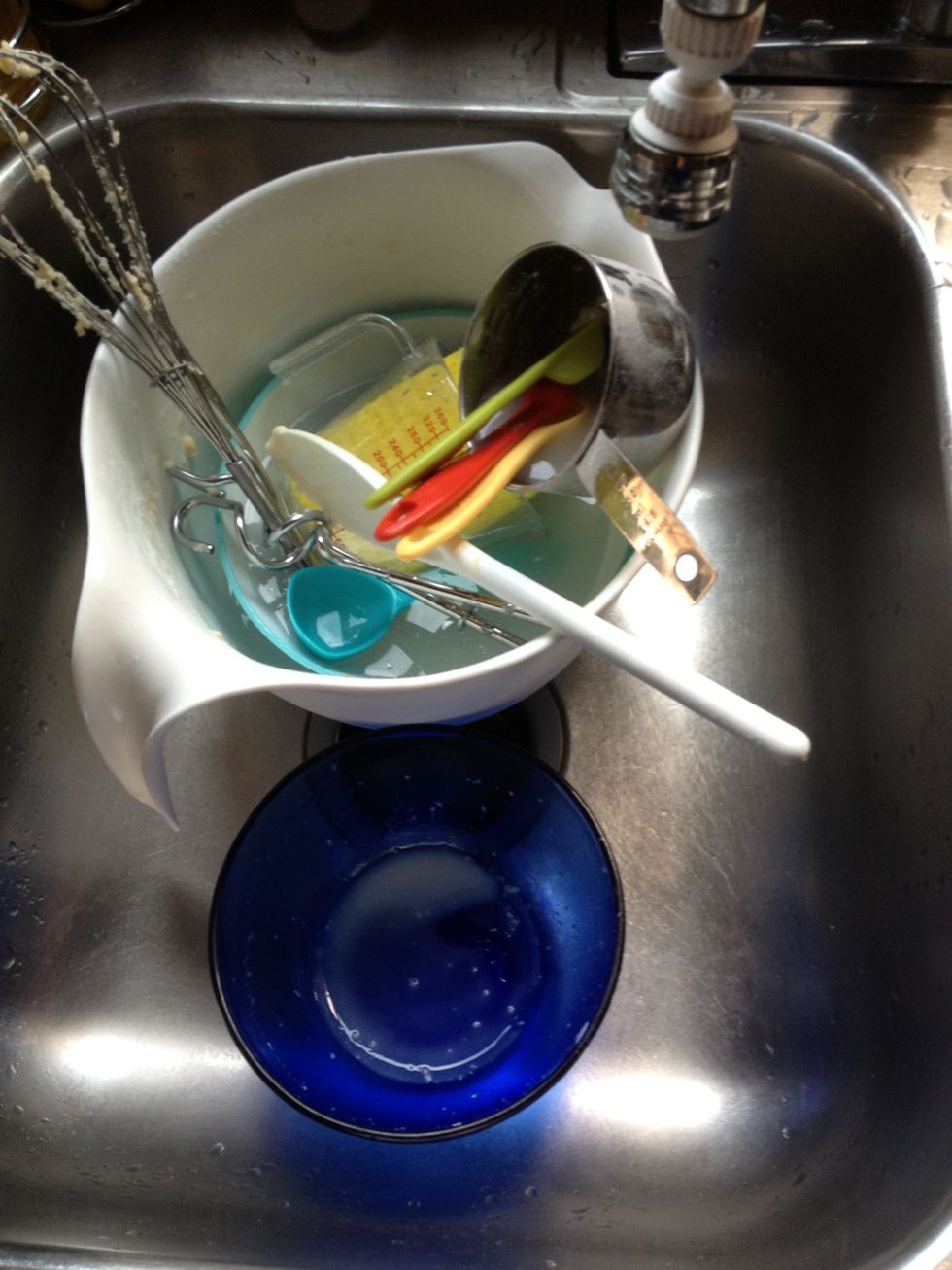 You can wash the materials used while waiting.