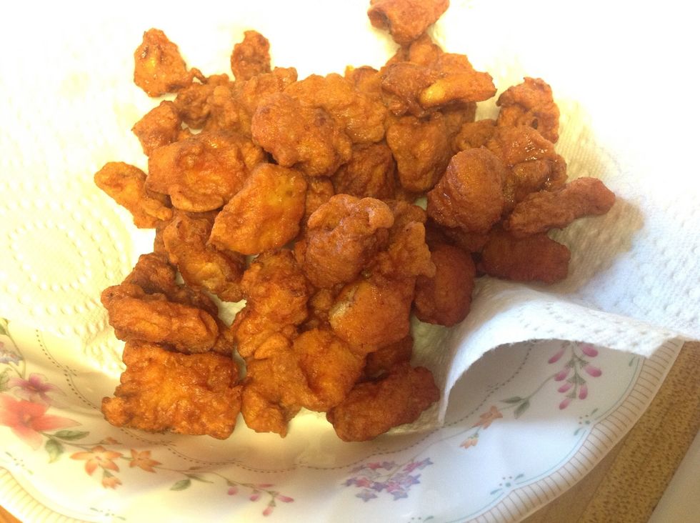 You could enjoy the crispy chicken right away or to make them more spicy check out the next step