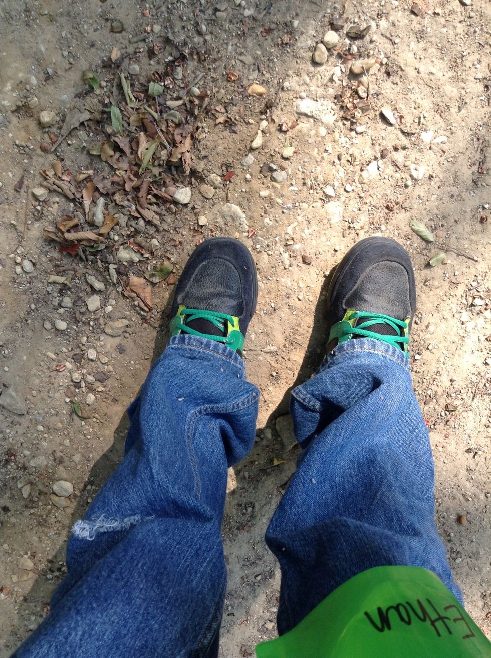 You half to ware shows and jeans.