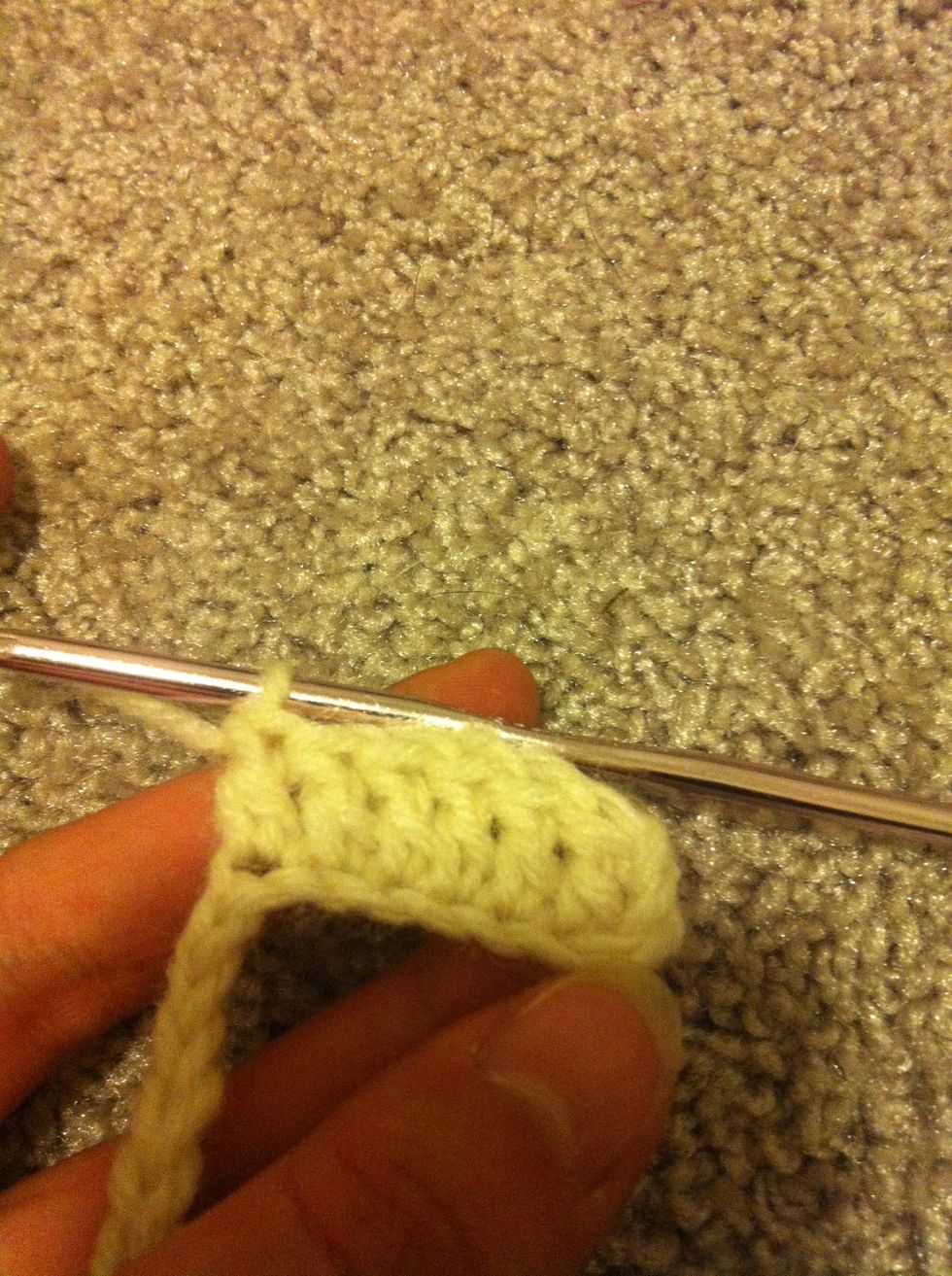 you have your chain 3 and 6 double crochets.