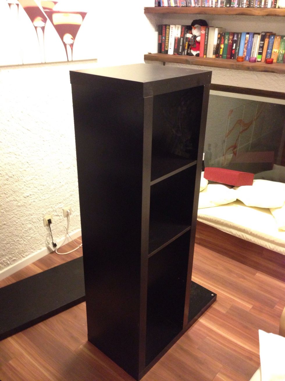 You'll notice that I shortened the 1x5 shelf to 1x4. Simply take the long panels and cut them to 139 centimeters.