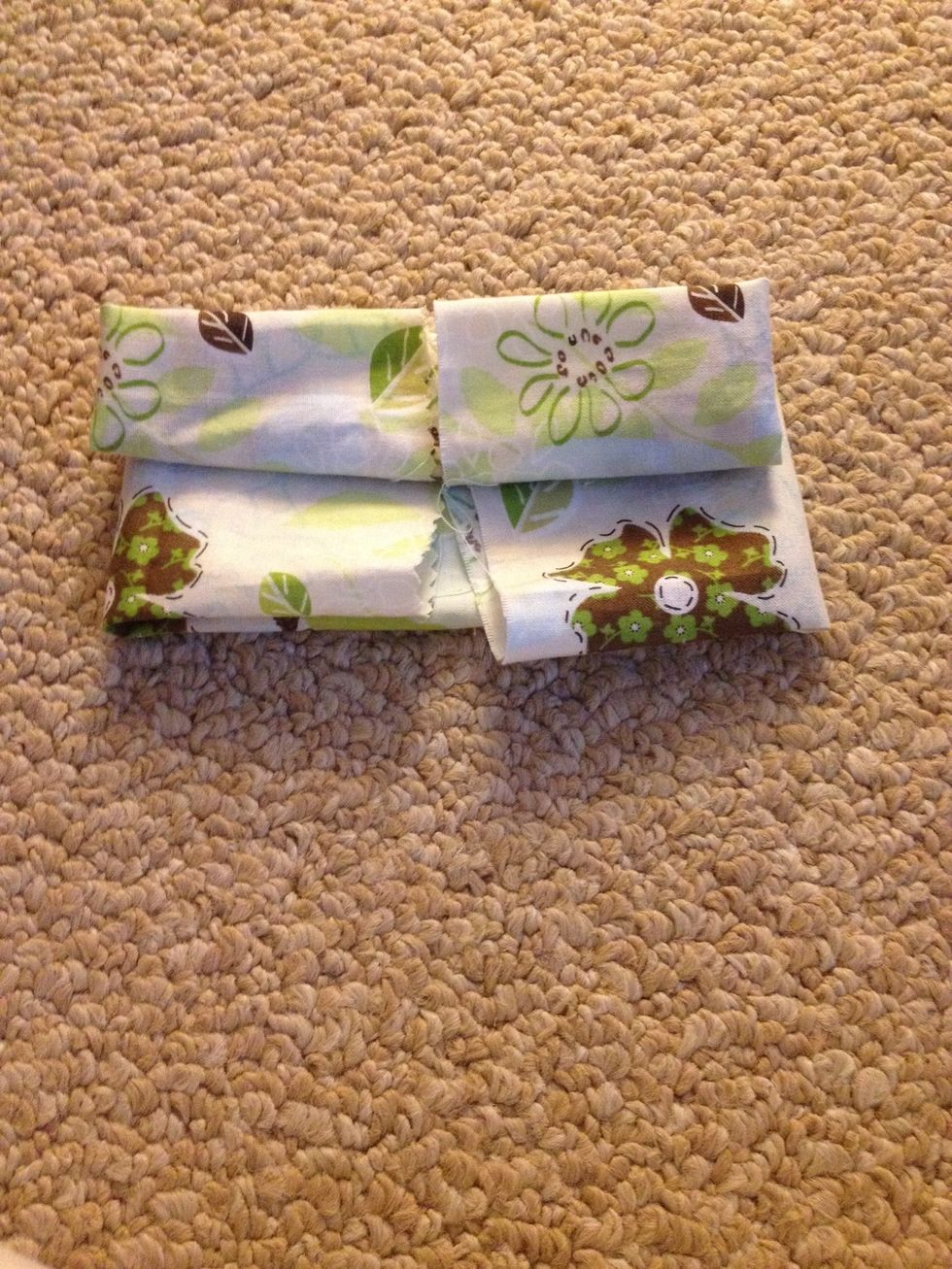 You might need to hot glue some loose fabric down. Sorry if the picture turns grey just tap the picture to see the demo\ud83c\udf80