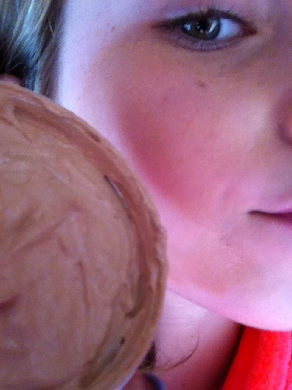 You mite not see it in the photo but this works really well , has really good coverage and it's super soft !! Such a great cream too make !! :)