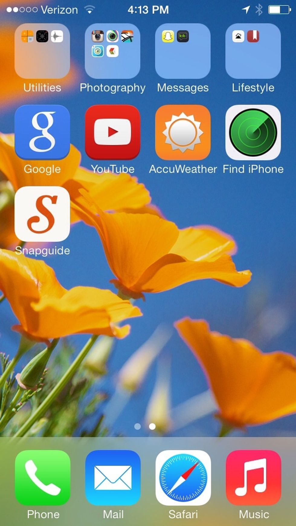 You must have at least two folders on your screen to do this.