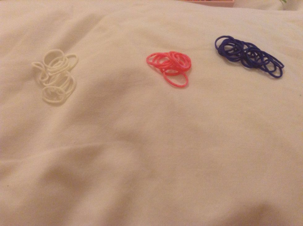 You Need 3 Different Color Bands! ( I have White in The Corner ;D)