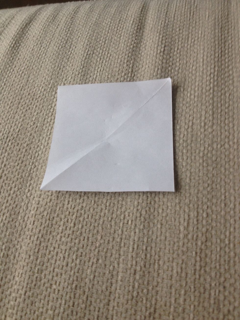 You need a square piece of paper like this one, should not be too big. 2" x 2" (5cm x 5cm) \u2702\ufe0f\ud83d\udcd2