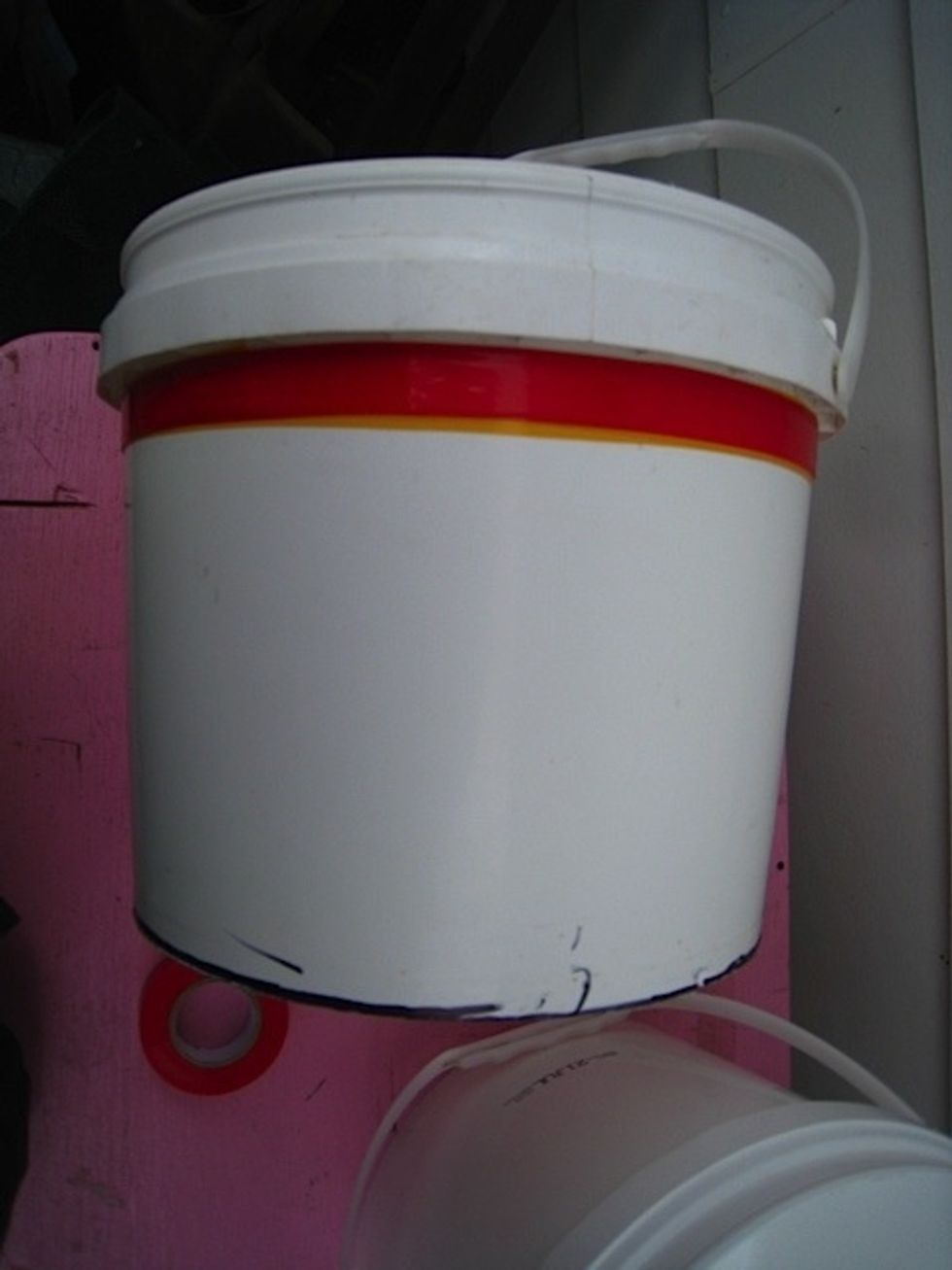 You need to use lots of tape to make a seal, this is essential as Bokashi is an anaerobic fermentation process.... you area basically making a home brew!