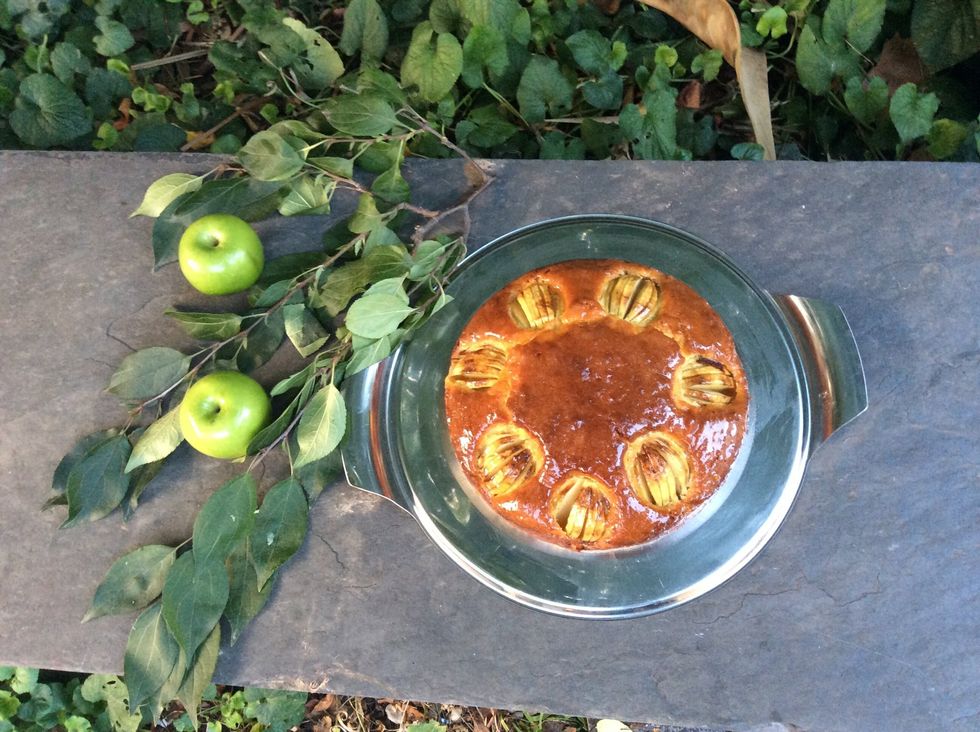 you now have a delicious apple cake!
