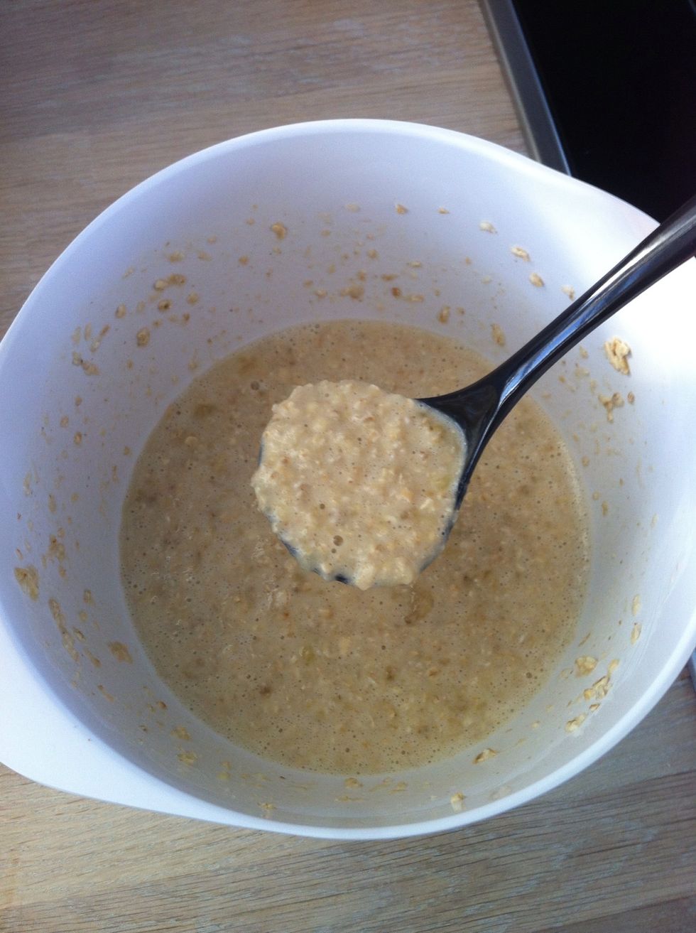 You only need a small spoon for the dough if you want your pancakes to be as American pancakes :-)