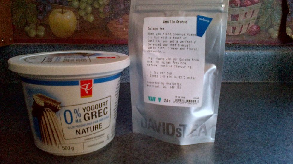 You only need these 2 ingredients! Start by steeping a fairly strong pot of David's Vanilla Orchid tea. Let it cool to room temperature (or stick it in the fridge for faster cooling!)