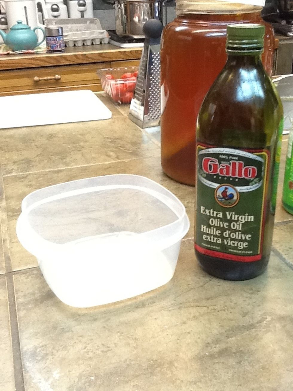 You pour in everything except the tomatoes, so lets start with oil.