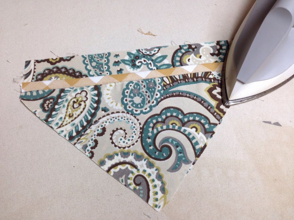 You should have 4 large points with pockets attached and 4 small points with pockets attached. For reversible version you will have 4 large points with pockets attached and 4 small points and pockets