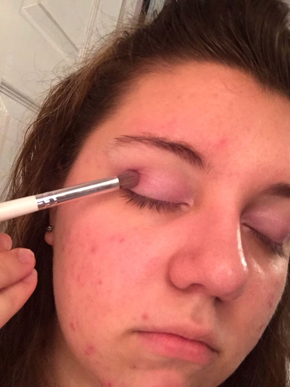 You will apply this eyeshadow all over the eyelid