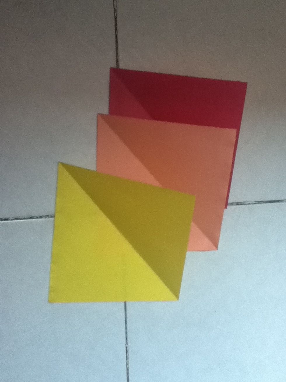 You will need 6 paper squares of 14x14 cm