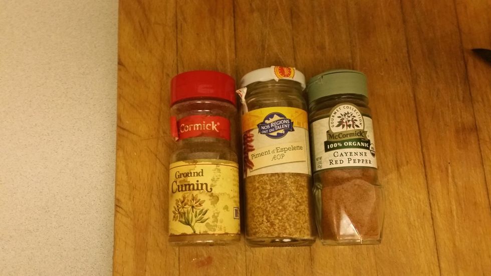 you will need cumin, red cayenne pepper and other spices , i used espelete pepper.. (specialty from my region in france)