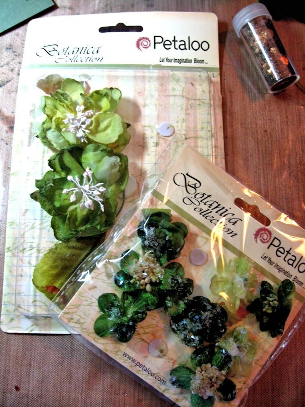 You will need these Petaloo flowers to decorate the cover.