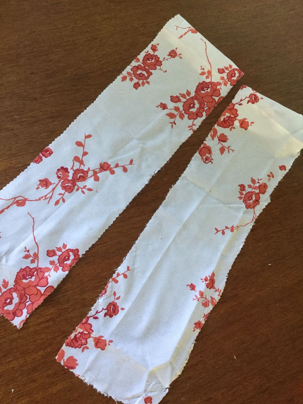 You will now need 2 10 by 46cm side panels. This is with the same material as the bag panels.