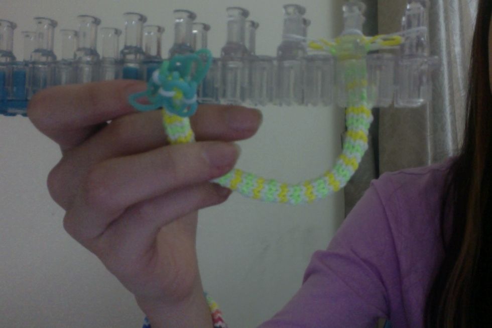 Your bracelet should look like this.