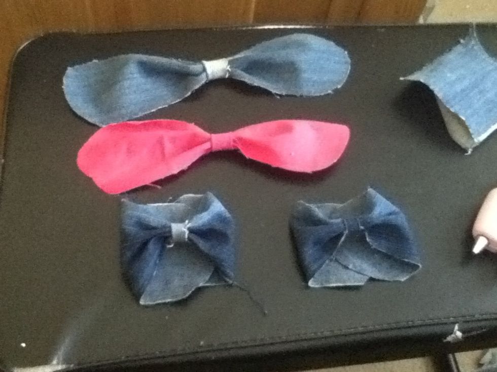 & your done! You can make this out of any jean color as you can see by the pink one. Lol