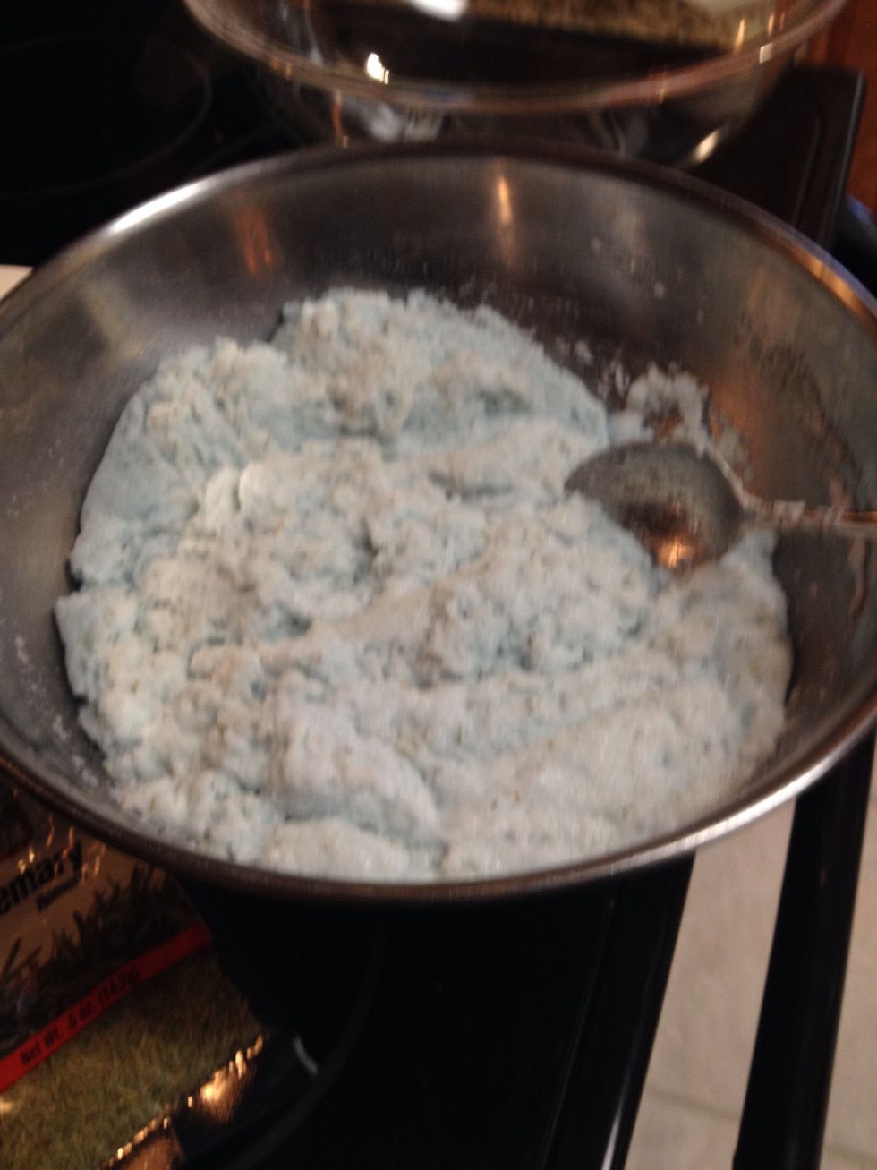 Your new mix should look something like this! A light, beautiful color with a relaxing aroma. Now you are ready for drying! This process will take 12-18 hours, depending on humidity! \ud83d\ude33