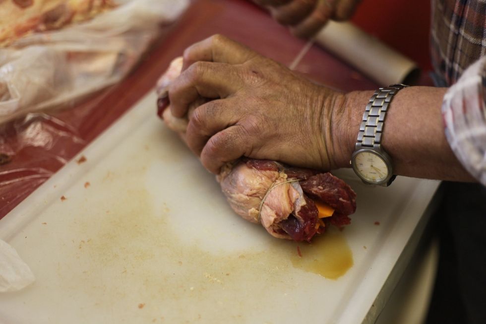 Your tying skills should be a little better than this. But in our amateur kitchen we do our best.