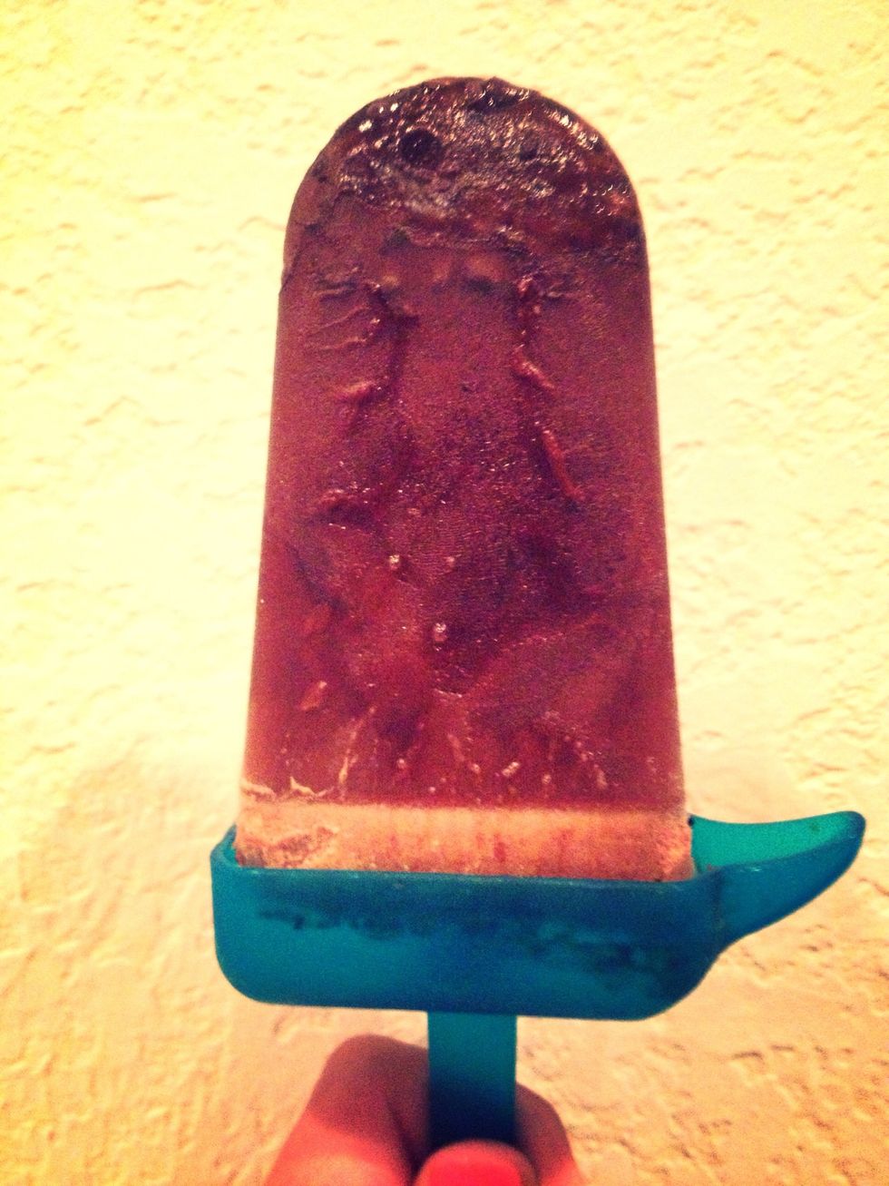 Yum!!!!!!!\ud83d\ude00\ud83d\ude00\ud83d\ude00\ud83c\udf66The white part on the bottom is the foam and you can't see it but all the chocolate chips are somewhere in that chocolatey deliciousness!!