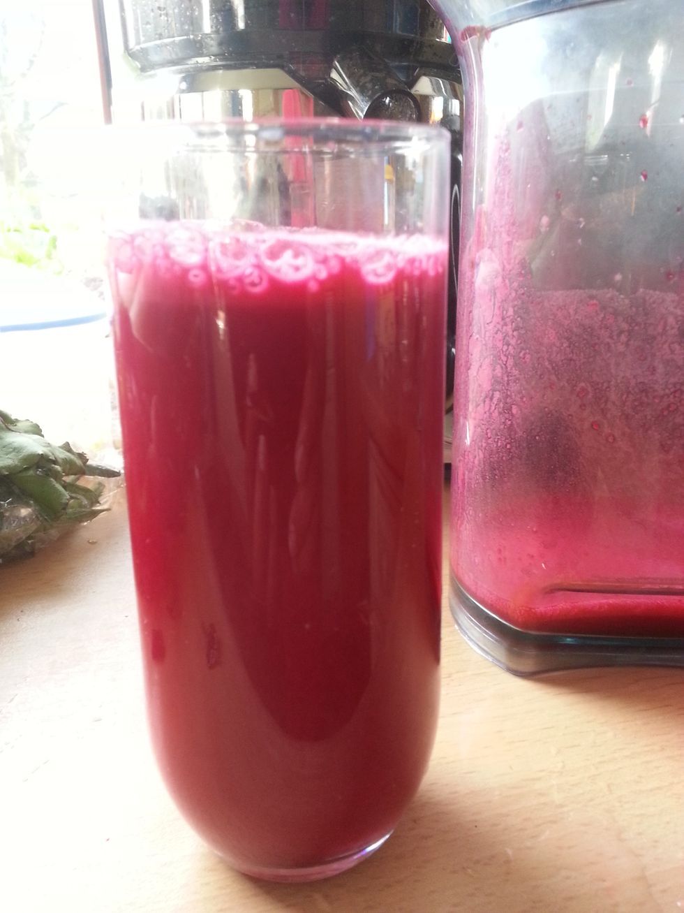 Yummy fresh 80% veg, 20% fruit juice! Pour in blender.